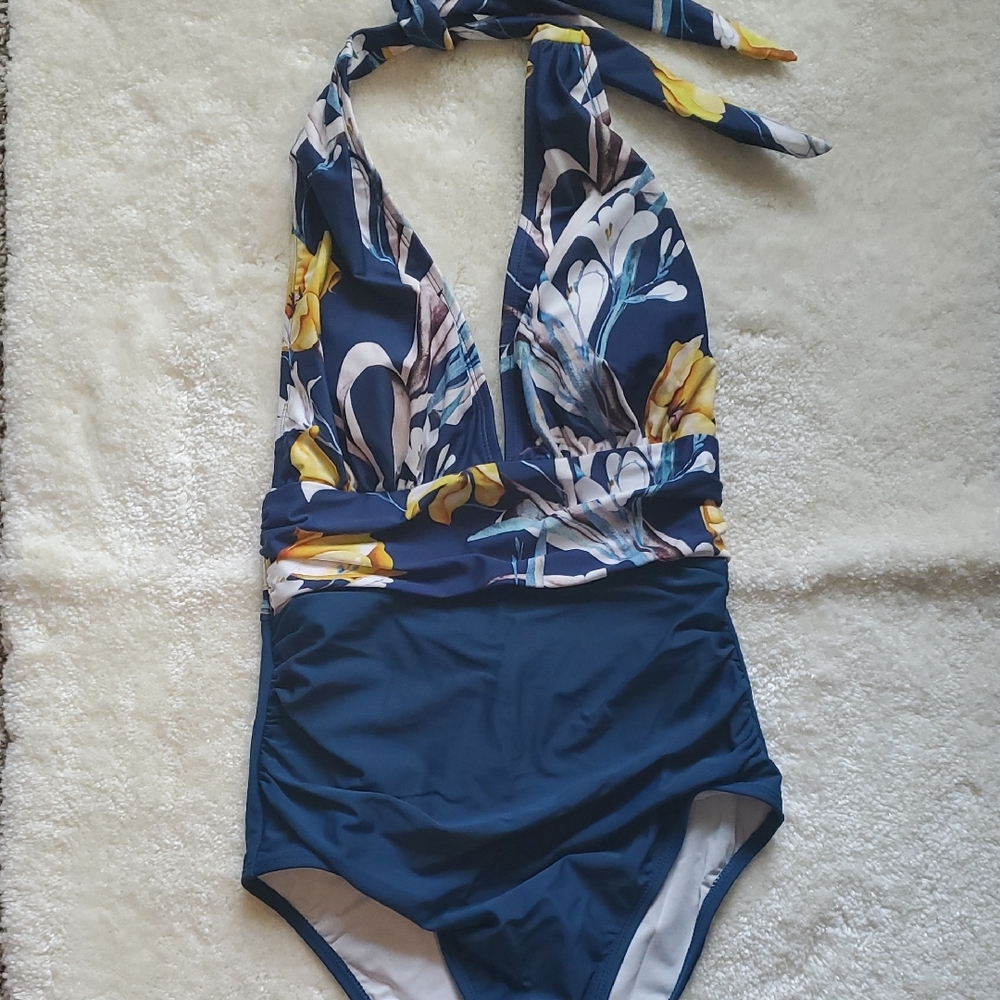 Cupshe Blue and Yellow One Piece Swimsuit with Plunging Halter Neckline